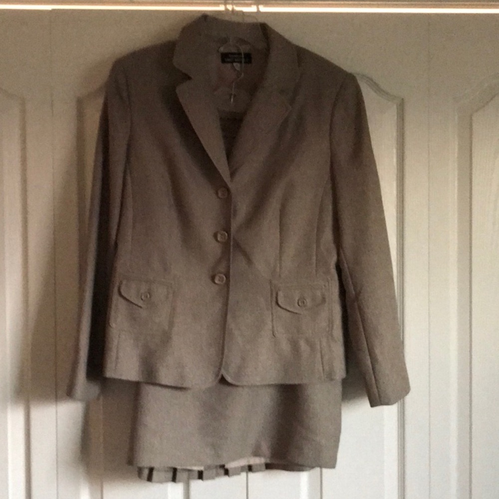 Giorgio Sant' Angelo Herringbone Suit Kick Pleats